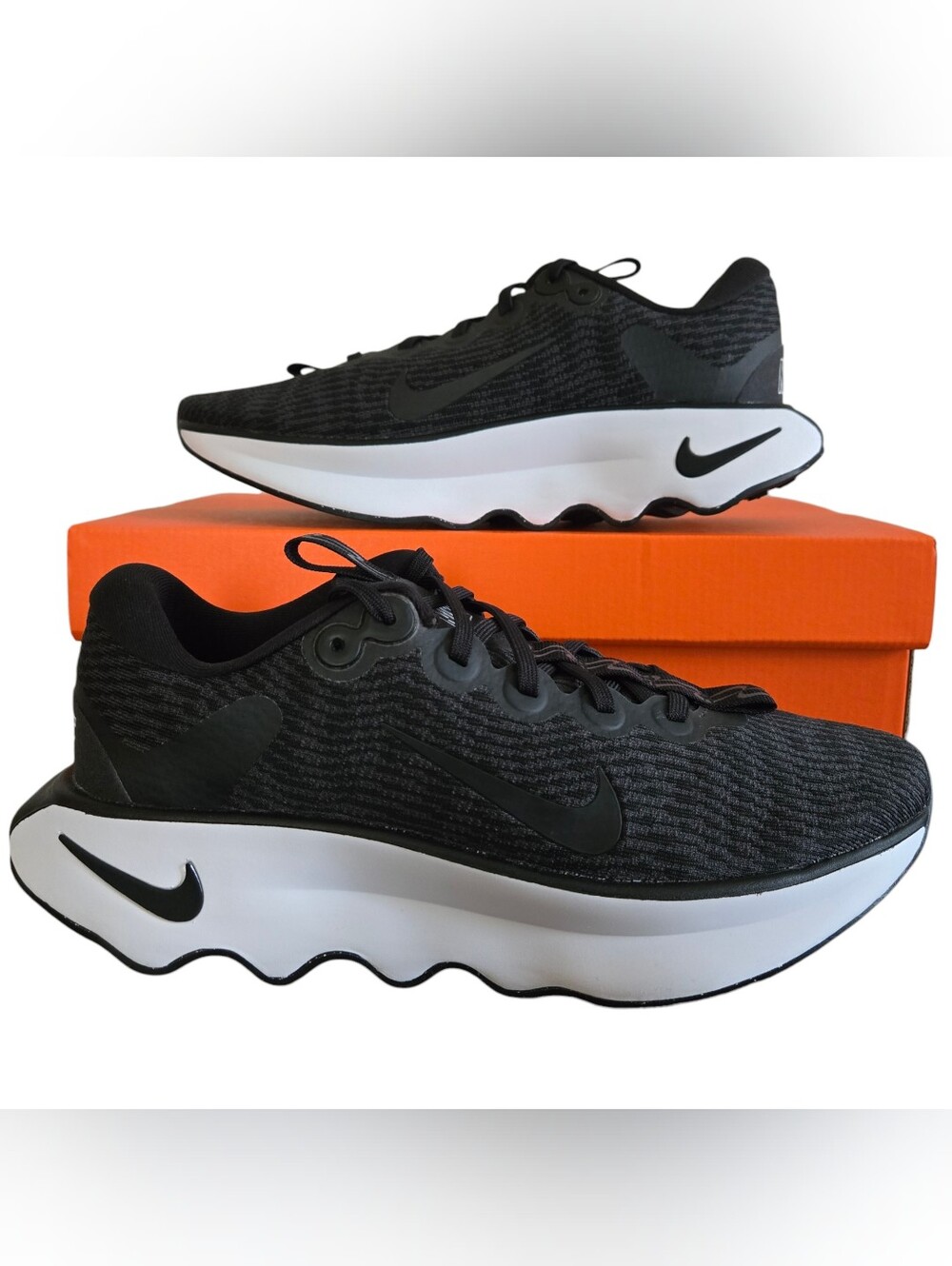 NEW Nike Motiva Walking Shoes Womens 9 / Mens 7.5 Black White DV1238 001